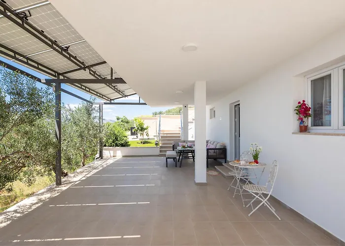 Olive Paradise-heated Pool- Romantic Getaway For 2 Podstrana
