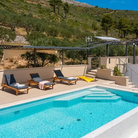 Olive Paradise-heated Pool- Romantic Getaway For 2 فيلة